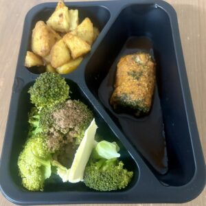 Boomstammetje met broccoli en gebakken aardappels