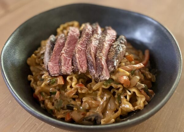 Tagliatelle Stroganoff met biefstukreepjes.